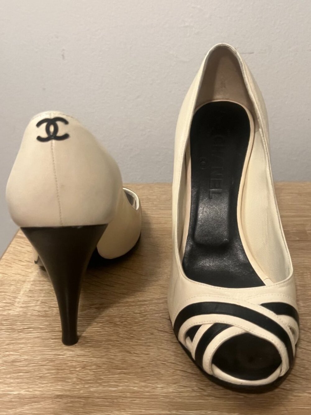 Chanel vintage 39 leather cream black two tone peep toe pumps heel rare